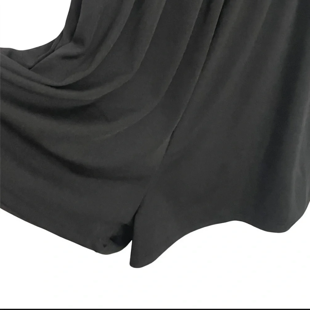 Black Sleeveless Romper - Picture 3 of 11